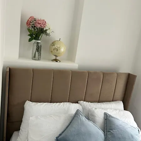 Apartment Brand New 1 Bed Free Parking Sleeps 4 Near Centre First Direct Arena St Hospital *